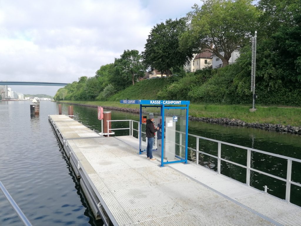 Bezahlautomat im Kielkanal