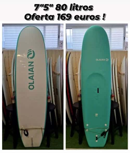 Vorder- und Rückseite eines türkisen Surfboards für Anfänger auf einem Verkaufsbild mit der Aufschrift "Oferta 169 euros!"